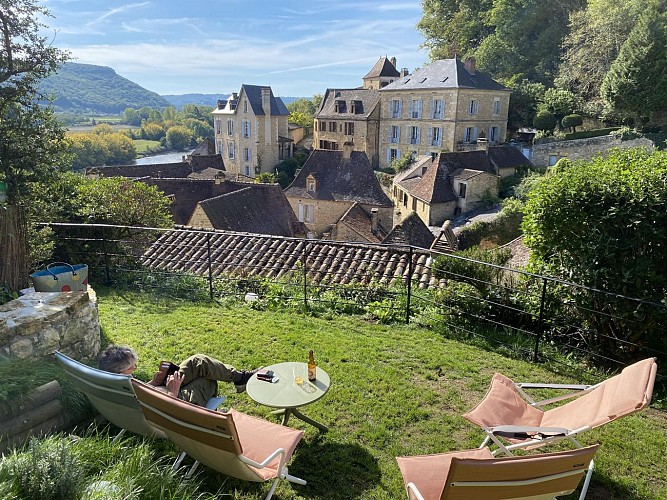 Maison Lou Panieraire dans le bourg de Beynac