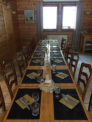 LE CHALET DU CIRQUE DE ST MEME