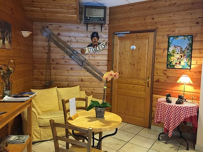 LE CHALET DU CIRQUE DE ST MEME