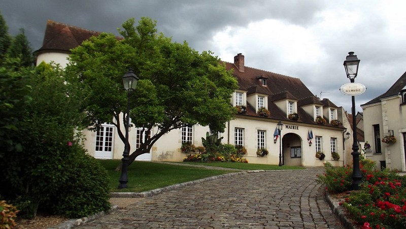 Bonny-mairie-28-juin-2017---7----OT-Terres-de-Loire-et-Canaux--I