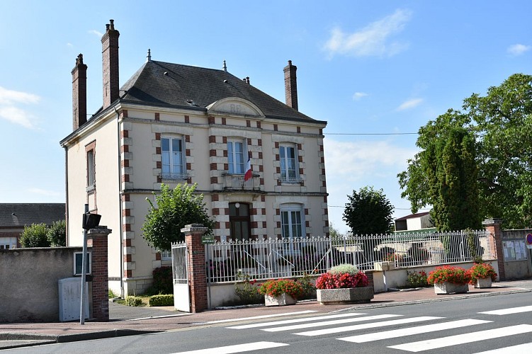 Thou-mairie-extérieur