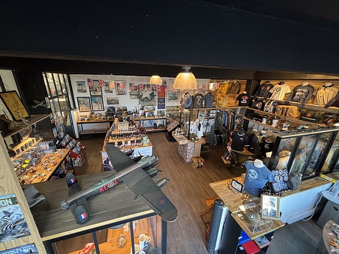 Boutique - D-Day Wings Museum - ©Manon Sandret