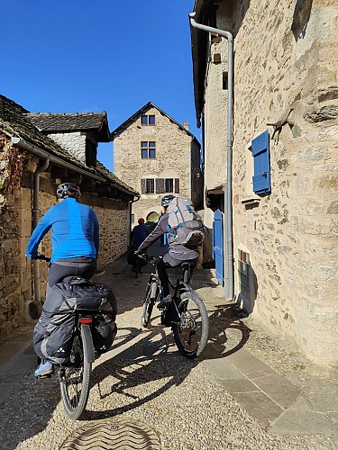 Rue du château à Najac