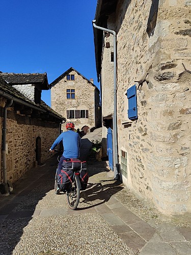 Rue du château à Najac