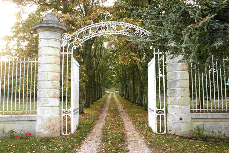 château La Tour de By 2