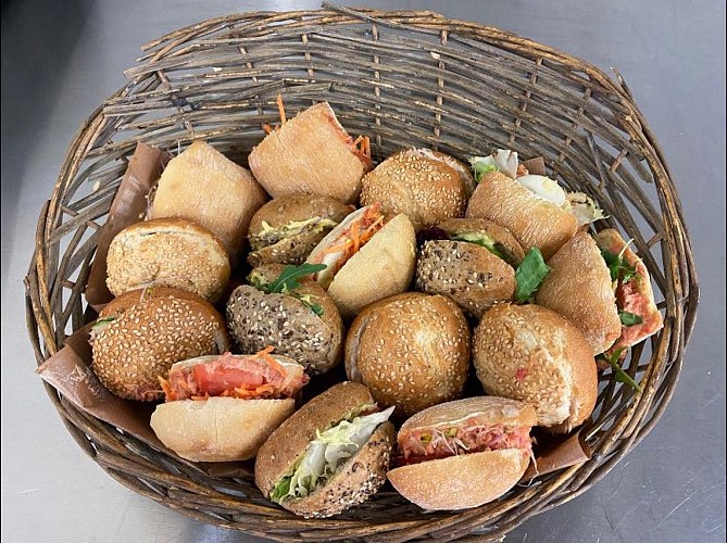 369799872_801906495152603_88170285431755538_n