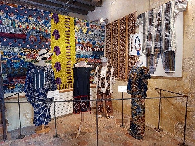 Musée des costumes et parures du monde 