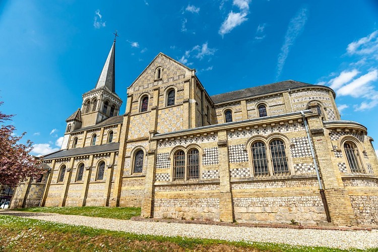 Eglise Saint-Martin (Limésy), vue de profil