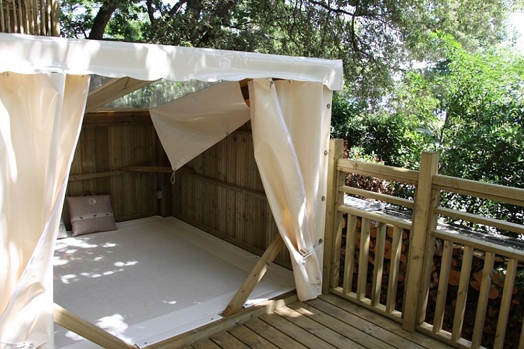 Camping-Lodging du lac- Lacanau-chambre dans les arbres