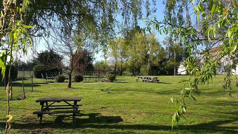 Arveyres - Hôtel Kyriad2