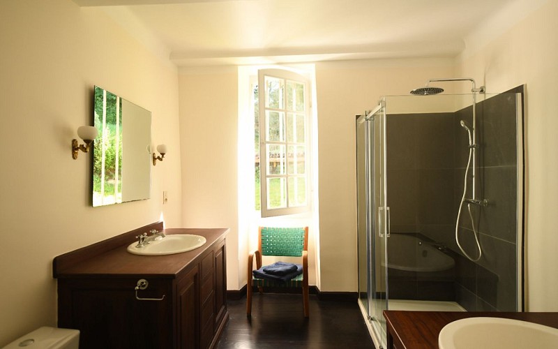Domaine Argia, salle de bain