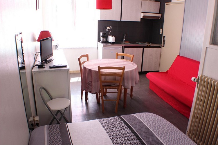 2 - Studio n°82 (angle 2)