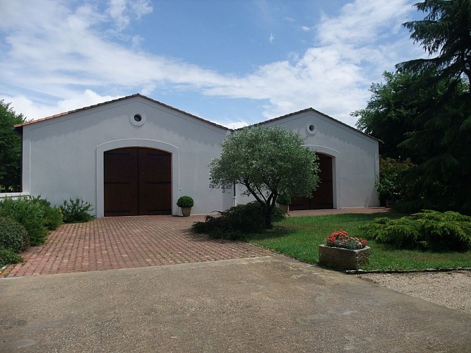 Domaine du Grand Ormeau Façade des Chais