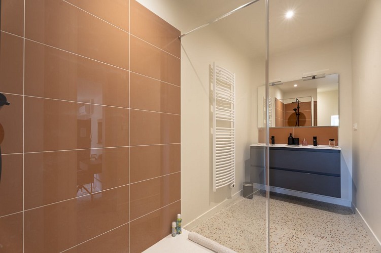 Le Château Dracy le Fort - La Nomade - Salle d'eau © Norman Frick