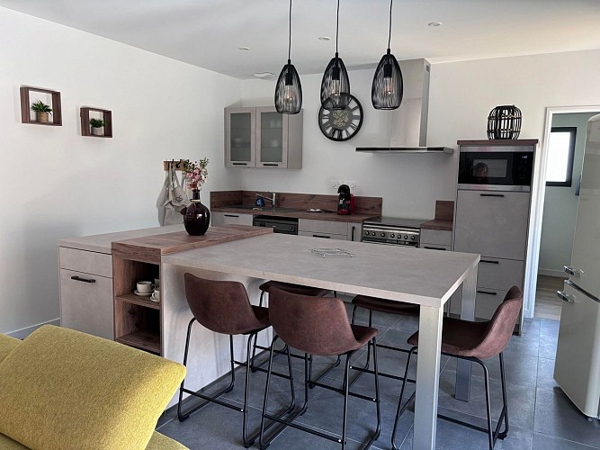 2024 - ROQU - Gîte de l'Estampon - Salon & Cuisine - ©OT Landes d'Armagnac - LT (1)