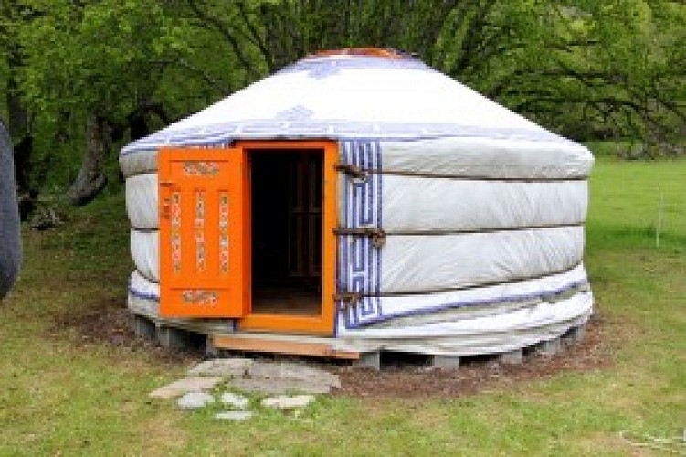 Yourte et Cabane du Rivobruenti