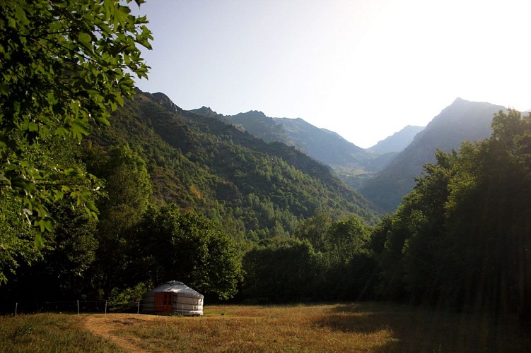 Yourte et Cabane du Rivobruenti