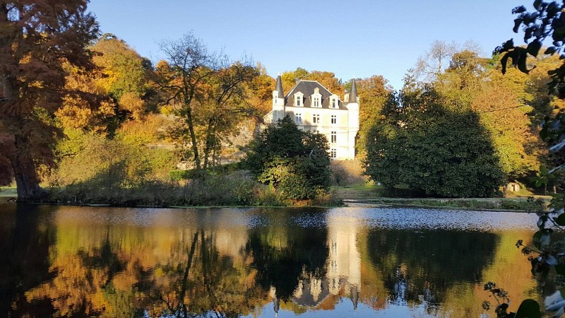 Le Domaine du chateau des loups en bord de Sèvre niortaise