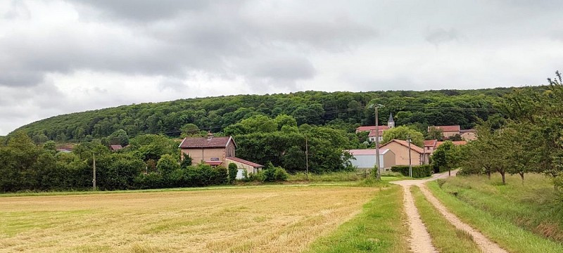 La gare excentrée de Varnéville