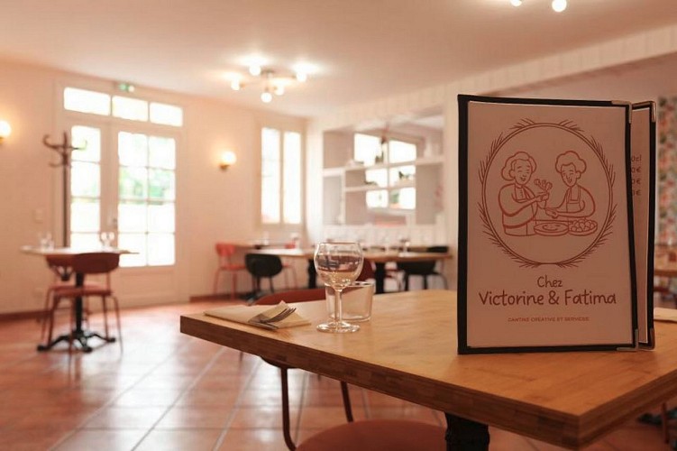 Chez Victorine et Fatima - Bosdarros - la salle
