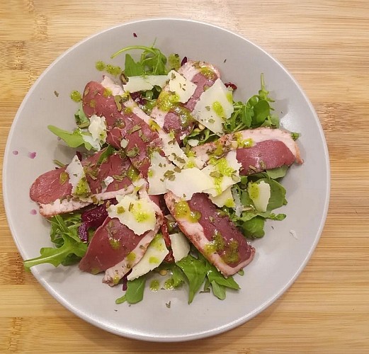 Chez Victorine et Fatima - Bosdarros - salade de canard