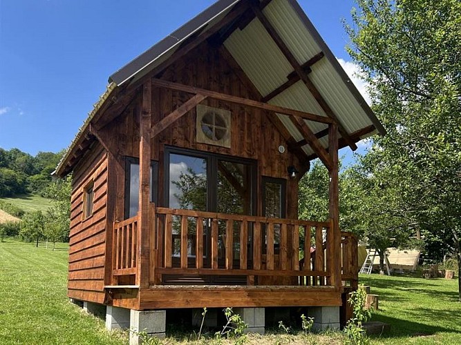 CABANE INSOLITE DANS UN VERGER