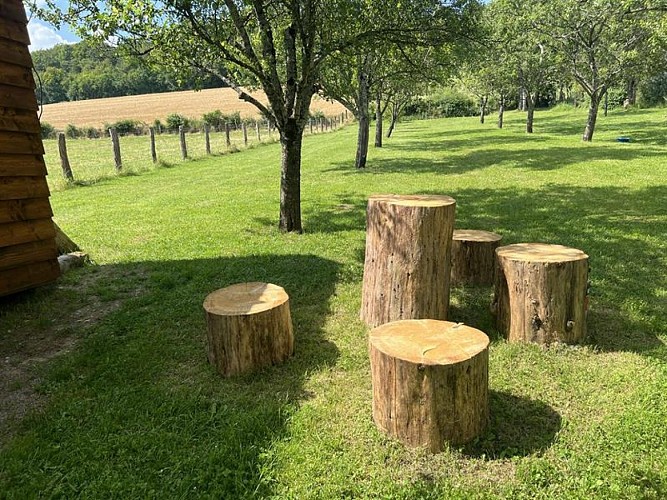 CABANE INSOLITE DANS UN VERGER