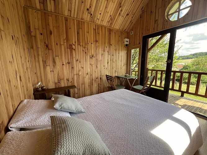 CABANE INSOLITE DANS UN VERGER