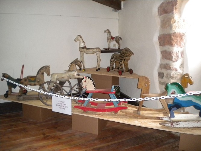 Museum of the horse toy