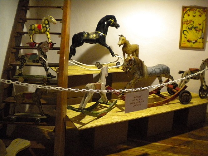 Museum of the horse toy