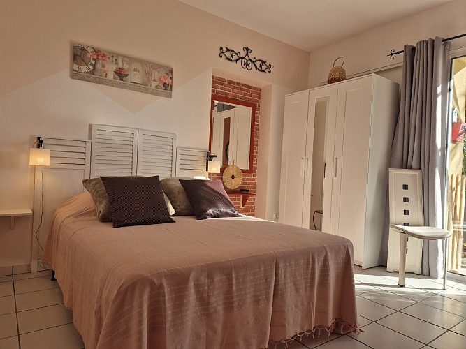 6 Chambre 1 (lit 140)