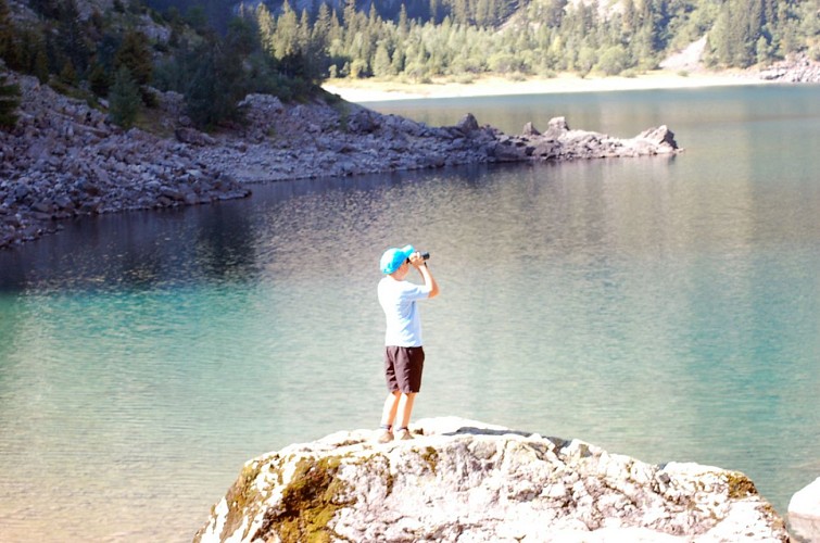 Fishing at the Lauvitel Lake