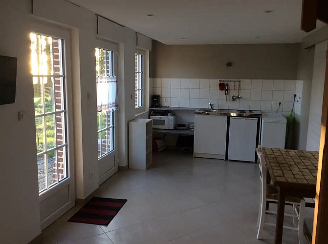 gites-du-moulin-la-petite-maison-beuzeville-la-grenier-meuble-sophie-grenier-cuisine