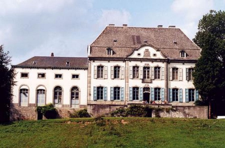 Hameau et chateau de Tharoul