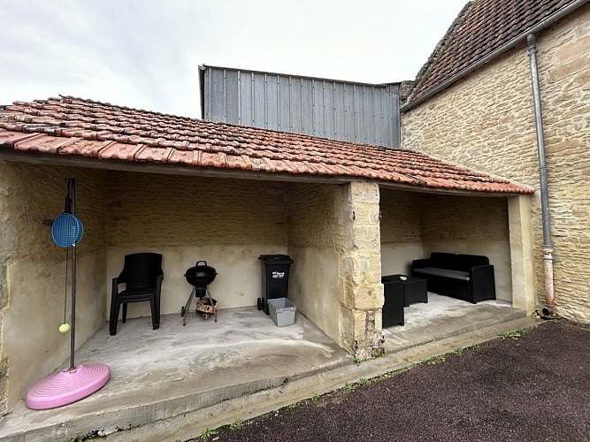 Le Puits-gîte-terrasse-couverte