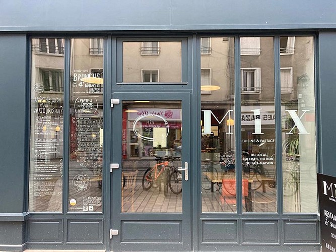 mix-cuisine-et-partage-restaurant-alternatif-salon-de-the-orleans-devanture