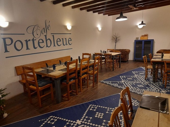 La Porte Bleue