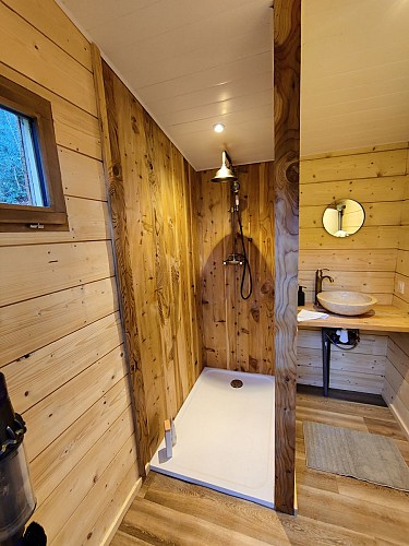 Salle de bain privative dôme