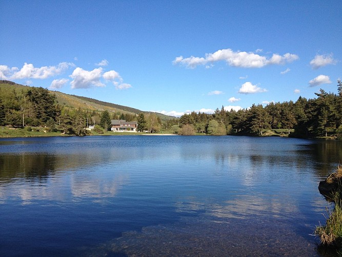 Ponton PMR au lac du Devois à Saint Sauveur Camprieu