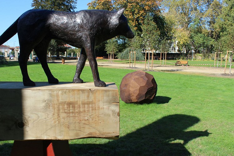 La Forêt d'Art Contemporain : Paysage et loup, oeuvre n°06