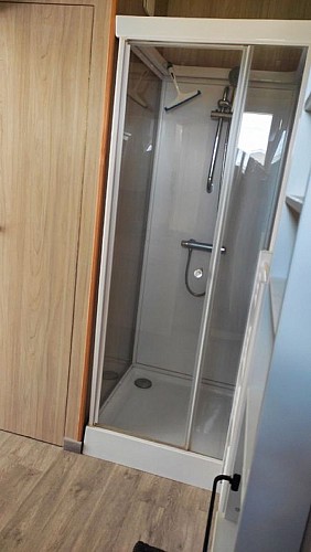 A l'orée des acacias douche ©Préjean Tharaud