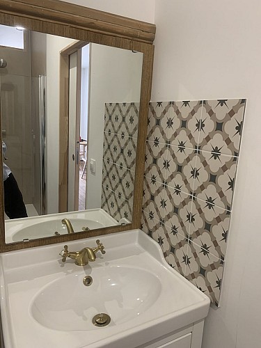 Gîte Chez Julie à Parthenay - Salle d'eau