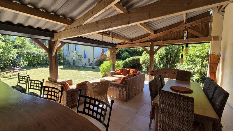 Villa le Lébérou avec piscine à Sarlat