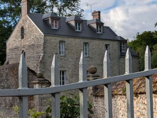 Fontenay-sur-Conie - Ancien prieuré