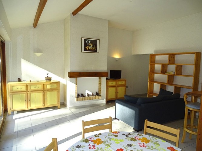 HLOAQU047FS000I8_grande5