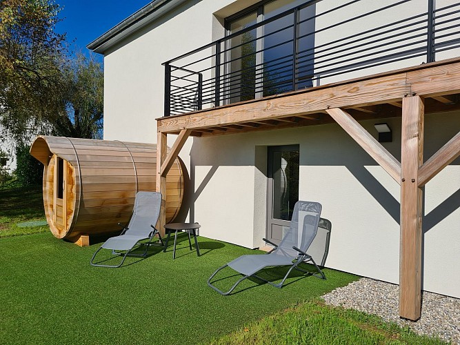 Sauna tonneau extérieur en bois de cèdre, accessible toute l'année