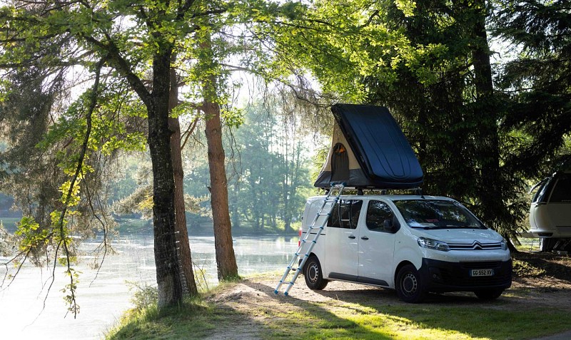 Emplacements au bord du lac.