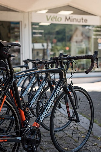 The Vélo.com market