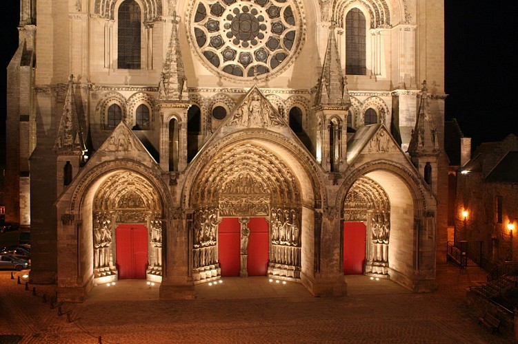 Façade ouest de la cathédrale IIde Laon