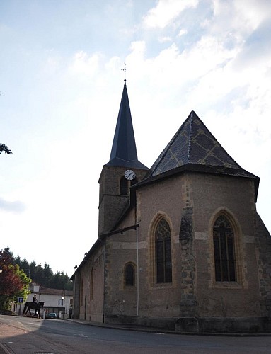 Eglise à Clocher Tour de Saint André d'Apchon